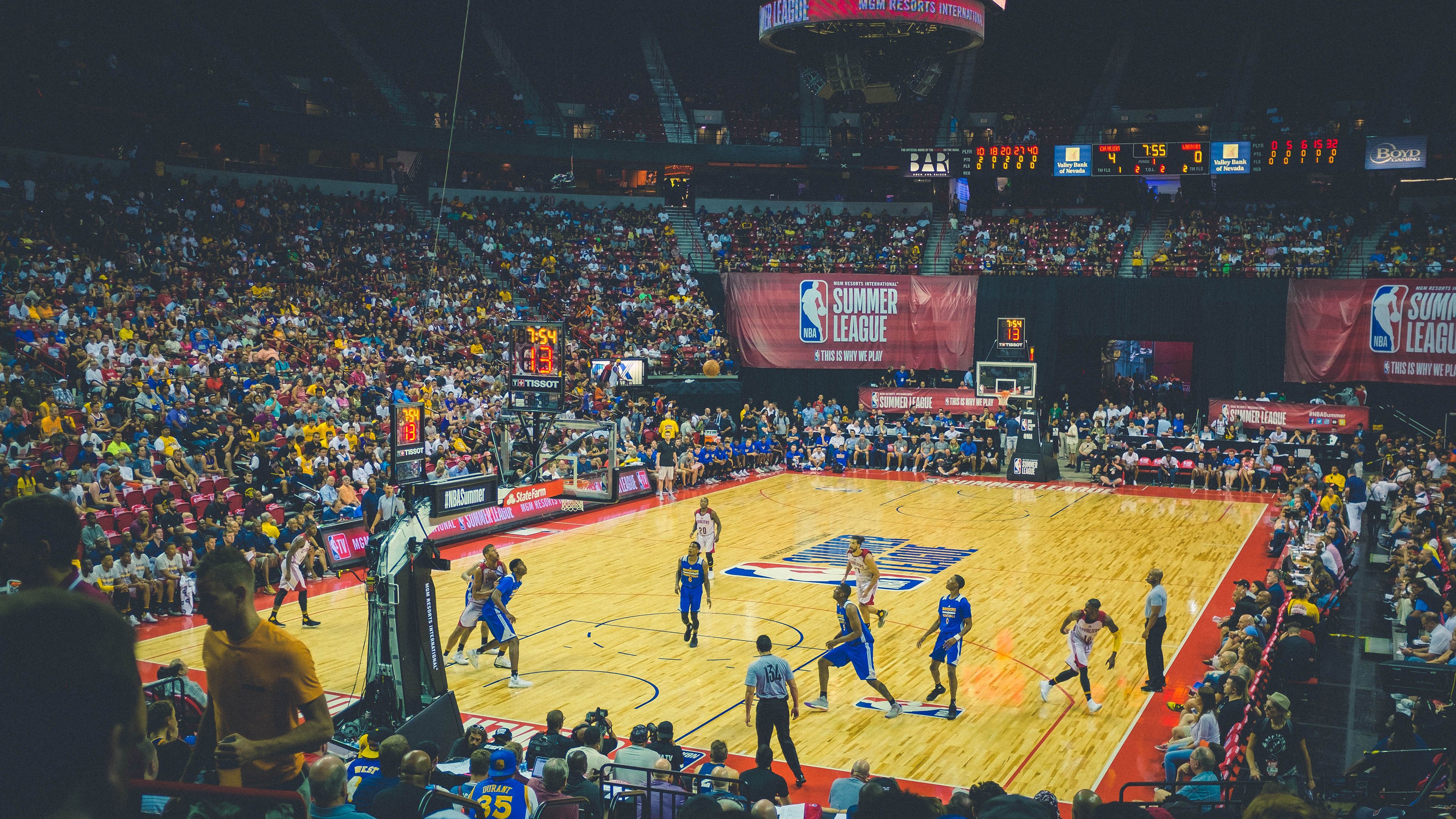 拉文主宰比赛走向,火箭决胜局带走勇士