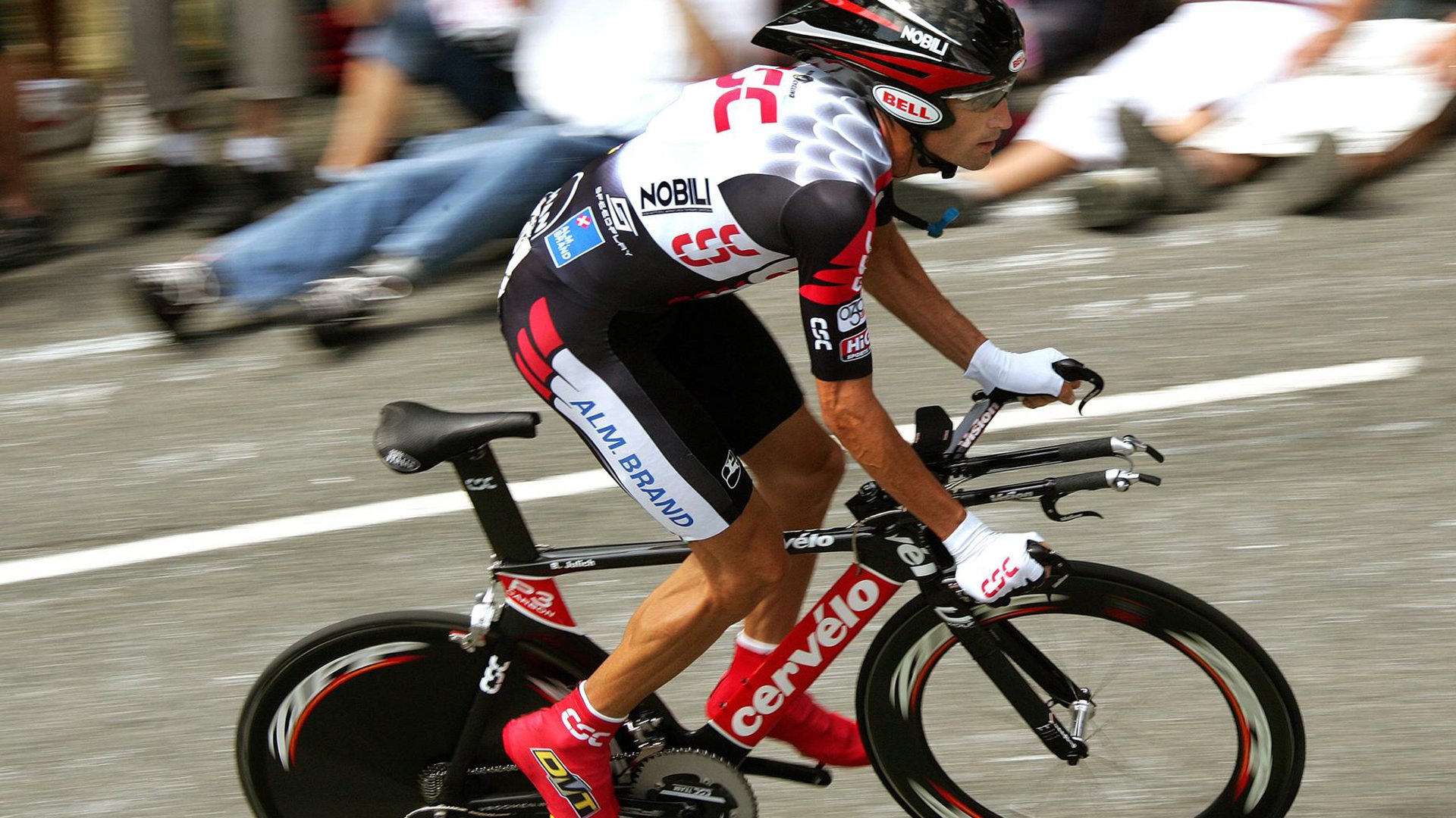 黄蜂踏平深圳队,莫兰特成为关键先生