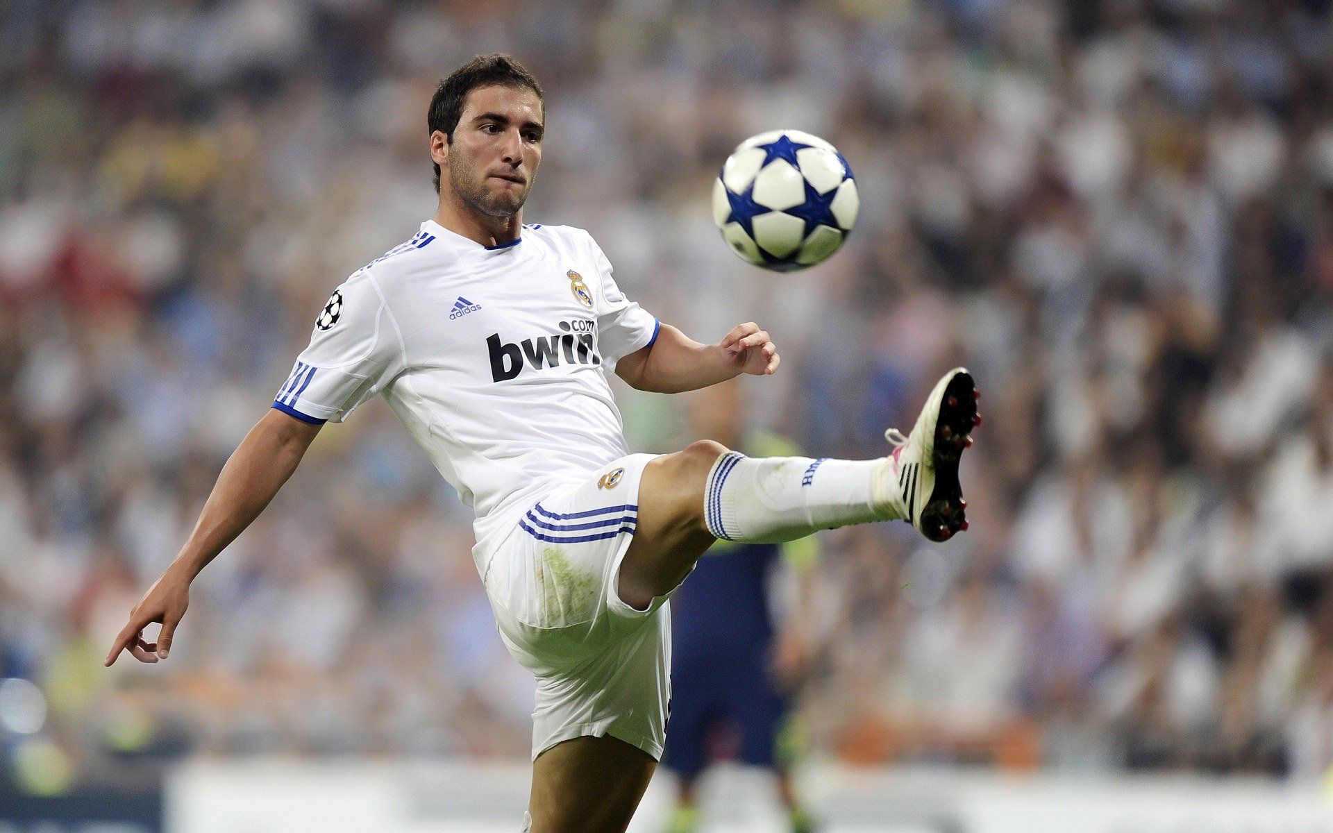 德甲争冠战，当智利绝杀美国的戏剧，在德国绿茵场重演